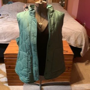Beautiful quilted vest!    New with tags!!!!
